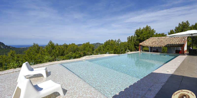 Villa au calme avec piscine près de Bandol